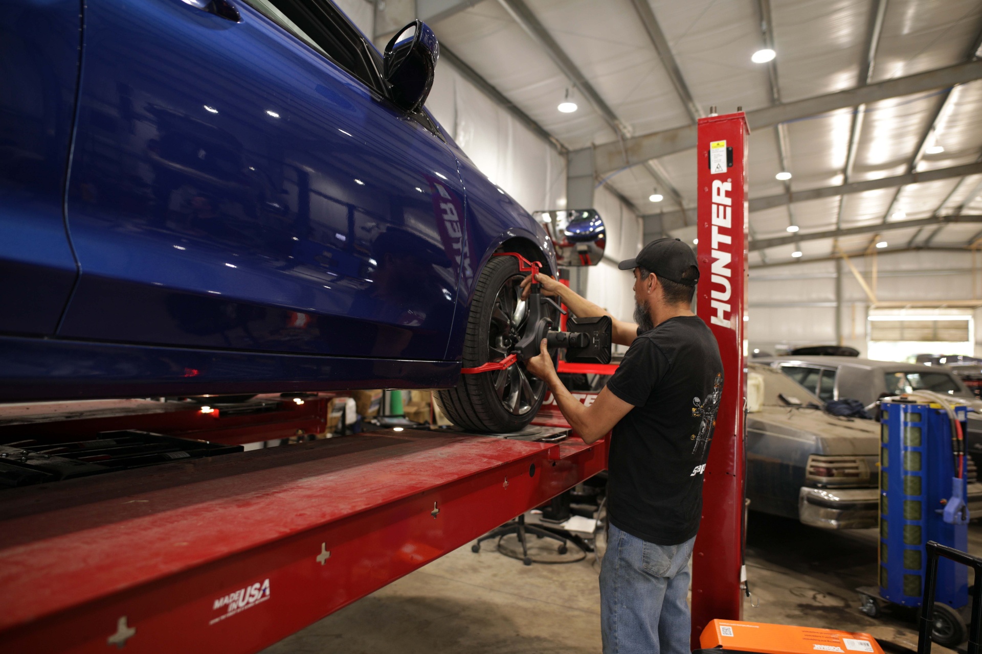 Hunter alignment bay at Derby City Tire & Auto